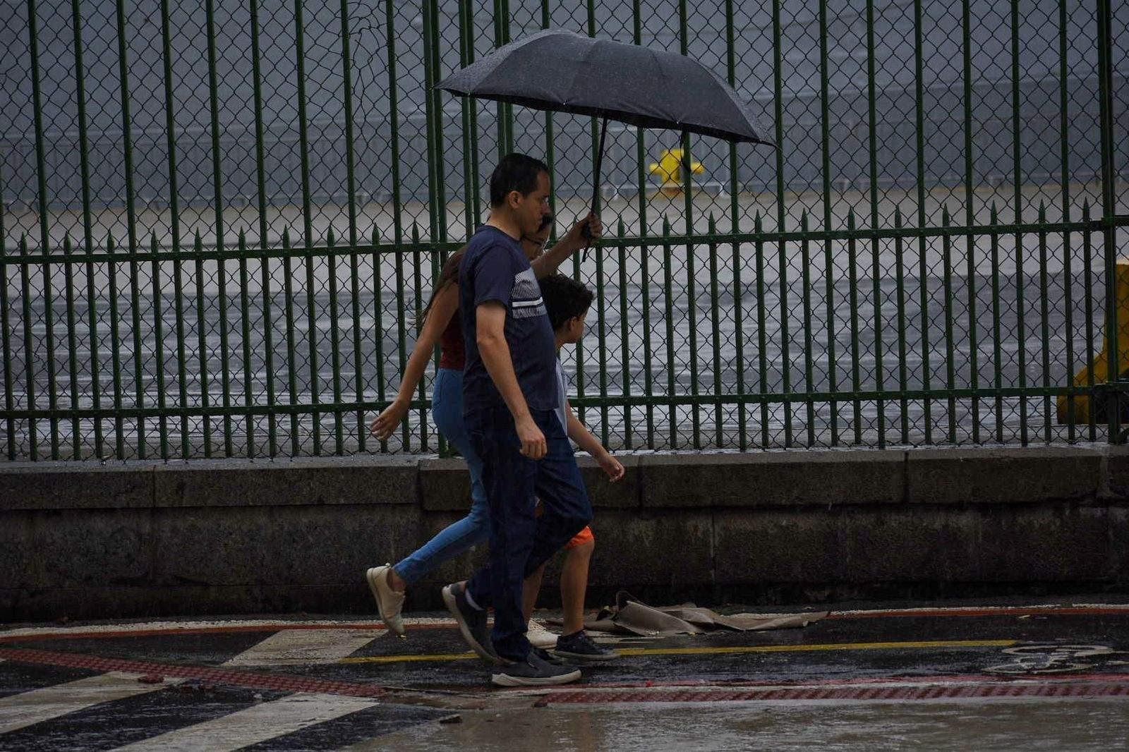 Instituto emite alerta de chuva forte para cidades do ES; veja a lista