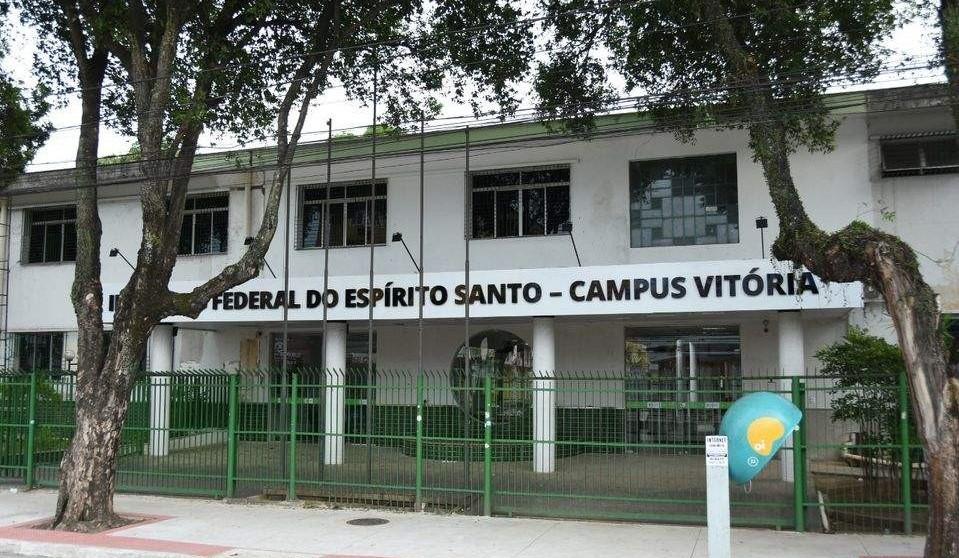 Ifes abre mais de mil vagas em cursos técnicos gratuitos; veja como se inscrever