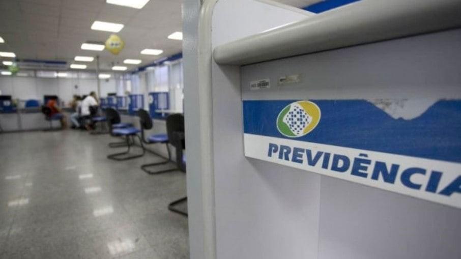 INSS paga 13º da aposentadoria nesta semana; veja quem recebe