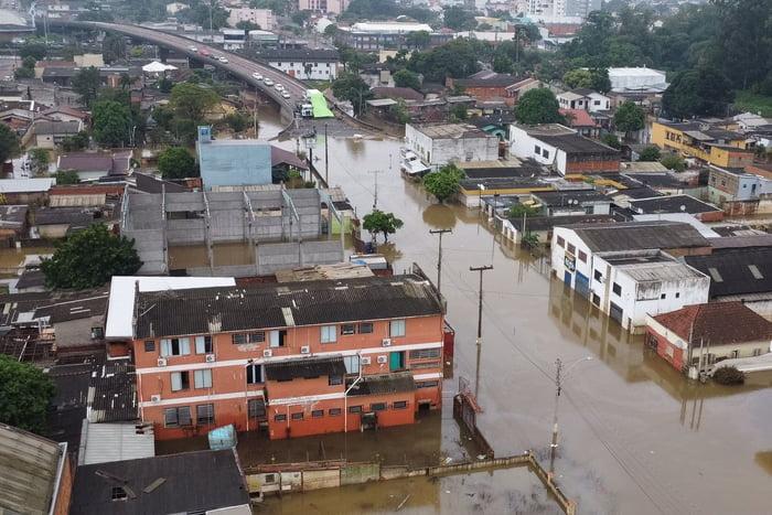 Número de municípios gaúchos atingidos por enchente chega a 450