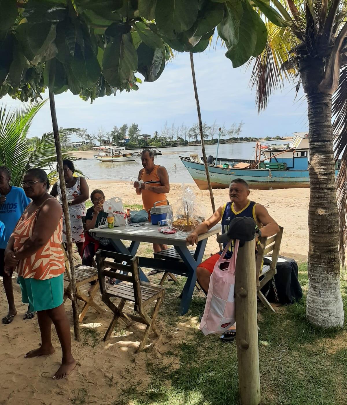 Idosos do Cras Quilombola de Conceição da Barra visitam Barra Nova e, São Mateus, ES