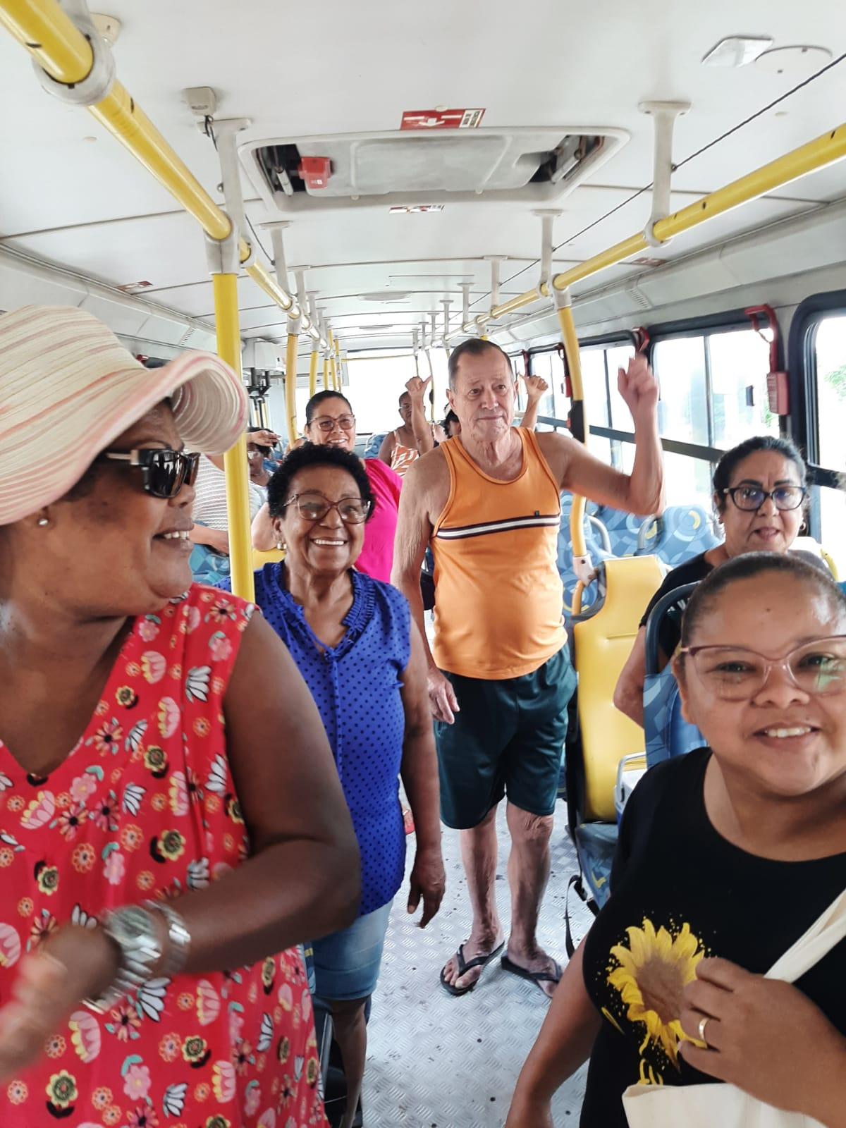 Idosos do Cras Quilombola de Conceição da Barra visitam Barra Nova e, São Mateus, ES