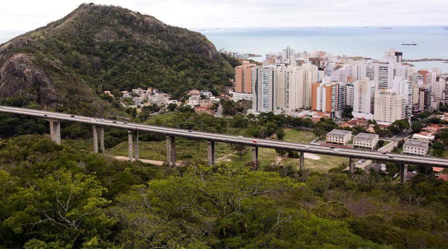 Homem é encontrado morto dentro de valão em obras, no ES