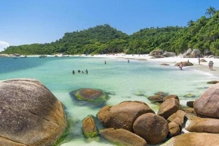 Após repercussão negativa, PEC das Praias submerge no Senado