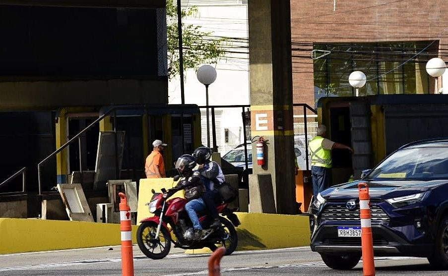 Cabines de pedágio da Terceira Ponte começam a ser desmontadas