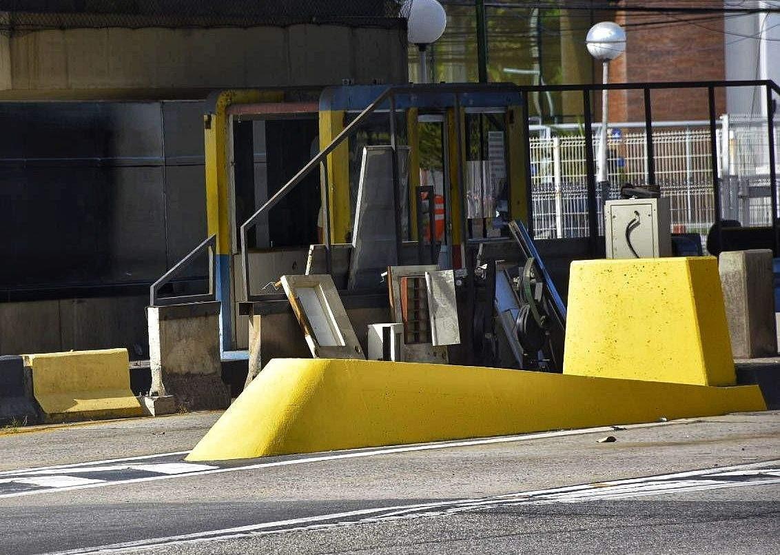 Cabines de pedágio da Terceira Ponte começam a ser desmontadas