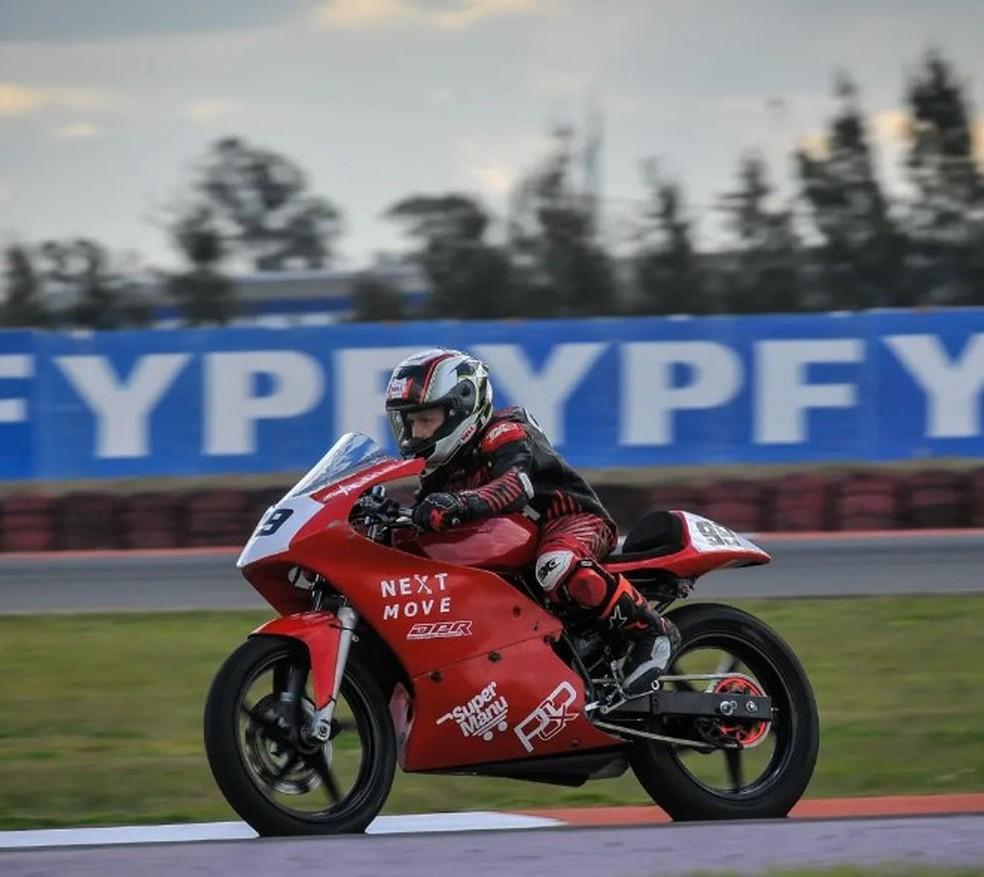 Piloto de 9 anos morre após sofrer acidente de moto em competição no Autódromo de Interlagos