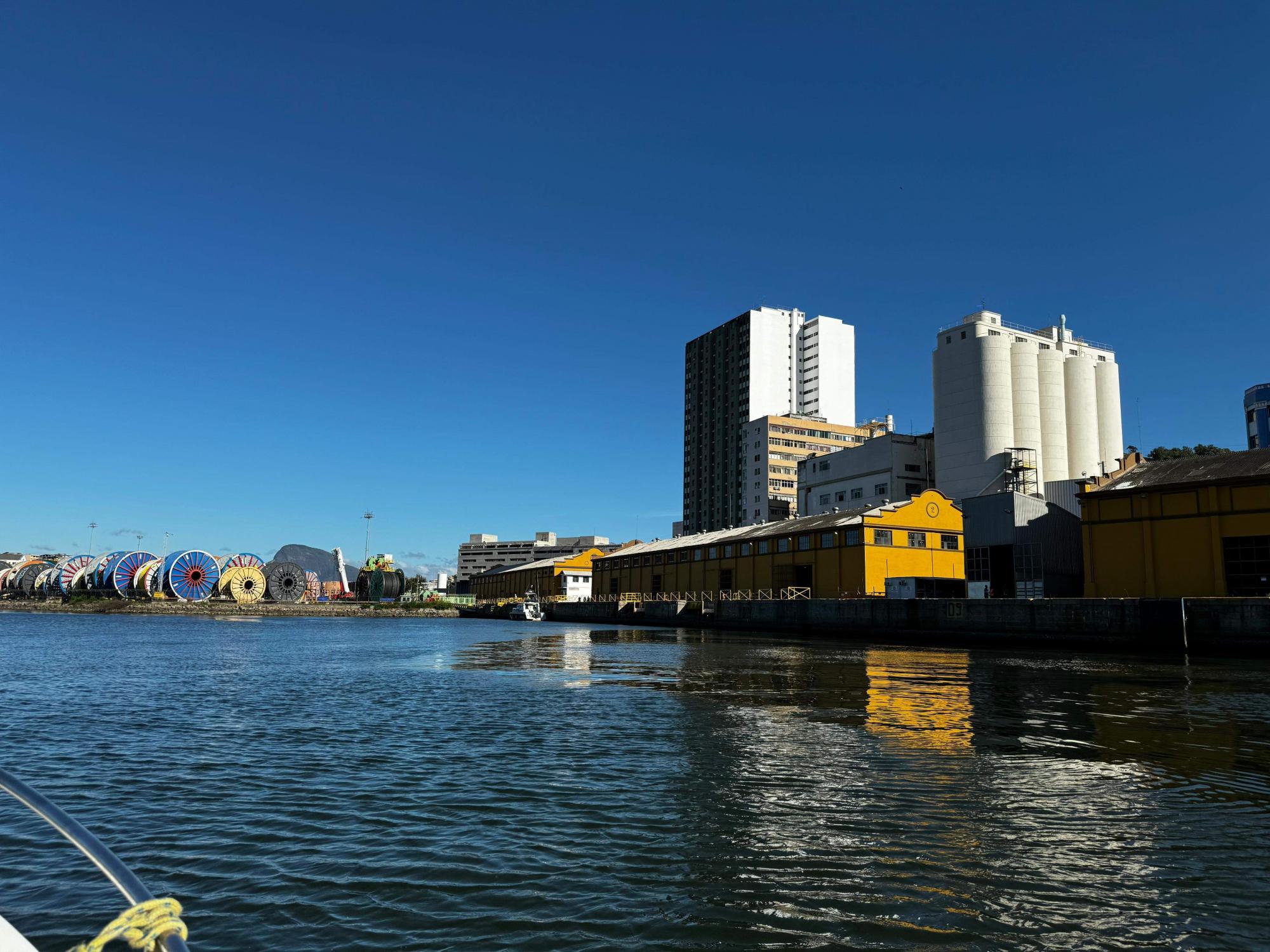 Porto em Vitória, no ES, poderá receber navios de combustível de maior porte