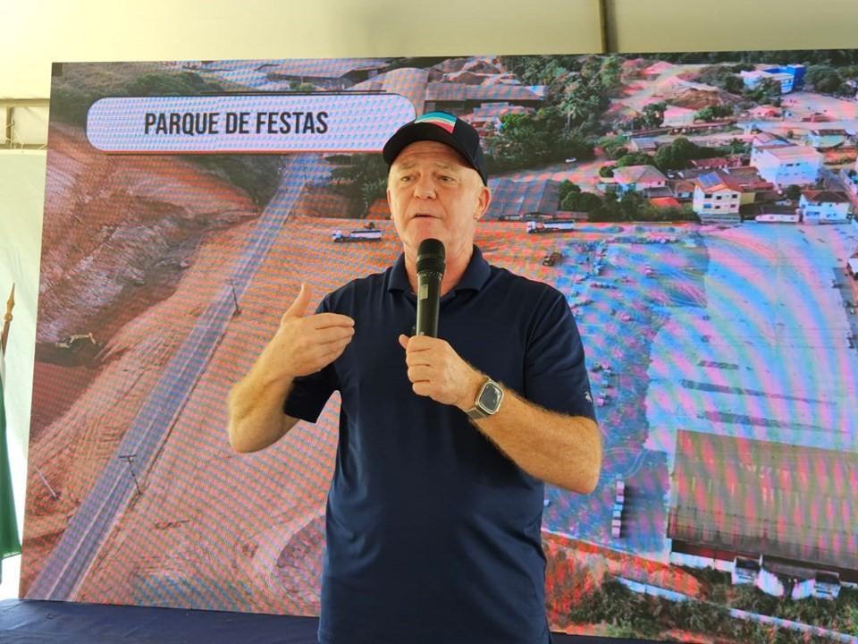 Casagrande inaugura estrada rural e mais investimentos em São Roque do Canaã, ES