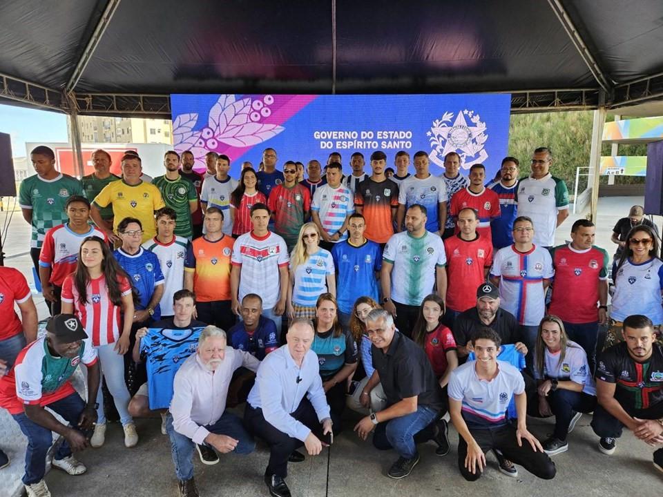 Governo do ES realiza entrega de uniformes e materiais esportivos para a Copa Sesport