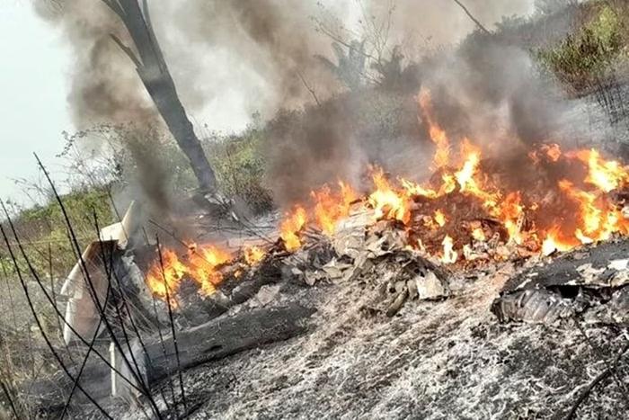 Avião de pequeno porte cai em fazenda de Mato Grosso e deixa 5 mortos