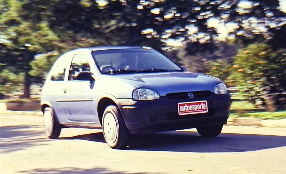 30 anos do real: quanto custavam os carros e quais seriam os preços atuais