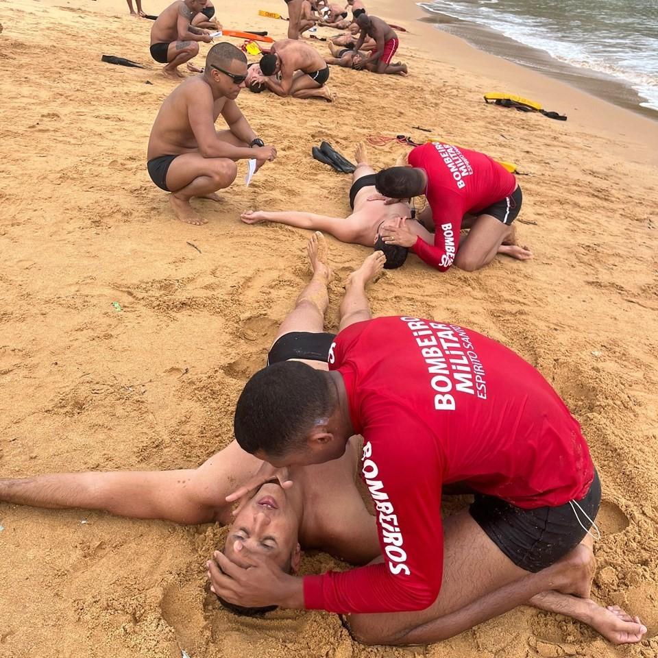 Corpo de Bombeiros Militar do ES abre inscrições para curso de formação de guarda-vidas 2024