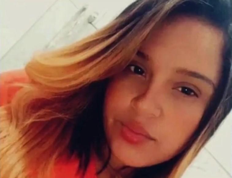 Caminhonete bate em barranco e mulher morre ao ser arremessada do veículo no ES