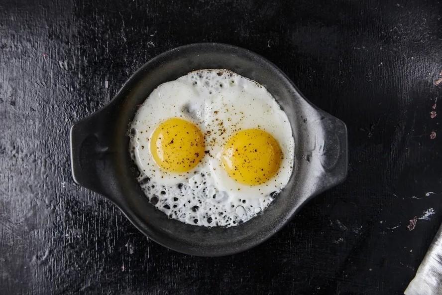 Mito ou verdade: comer um ovo por dia faz bem à saúde?