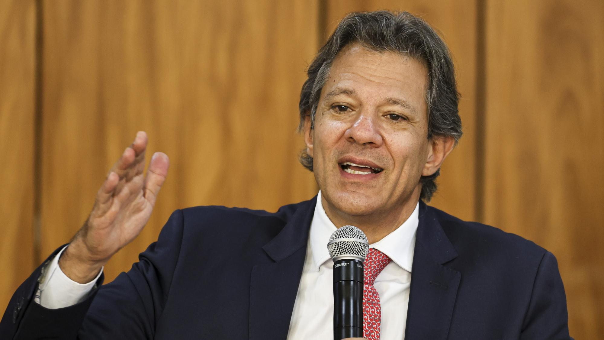 Tributação de milionários pode compensar isenção do IR a quem ganha até R$ 5.000, diz Haddad