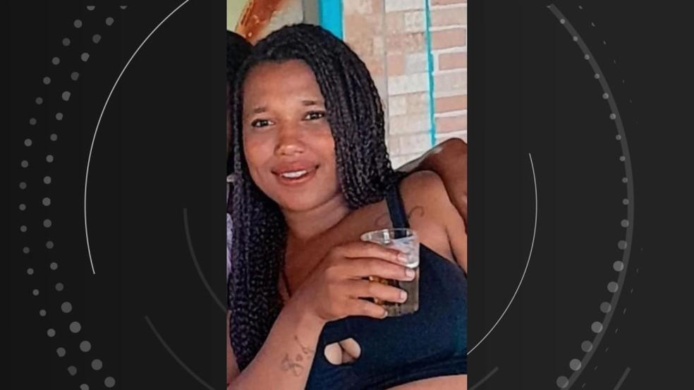 Mulher é morta a facadas dentro de casa e companheiro é suspeito do crime no ES