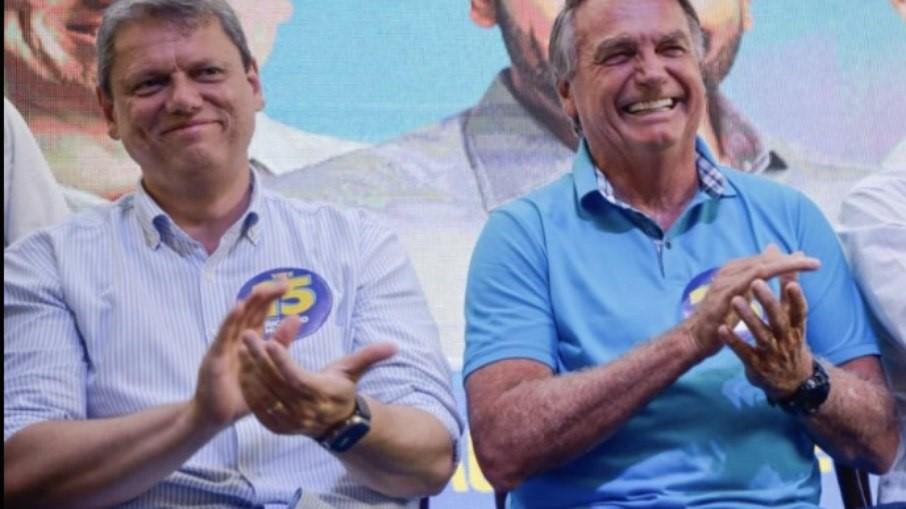 Inelegível, Bolsonaro descarta Tarcísio para eleições de 2026 e diz que ele concorrerá