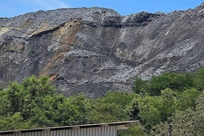 Moradores são evacuados após pilha de rejeitos de mina desmoronar