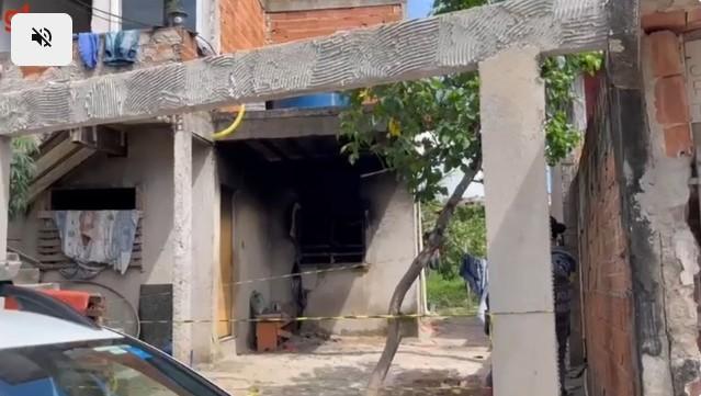 Aposentada de 80 anos morre após própria casa pegar fogo no ES