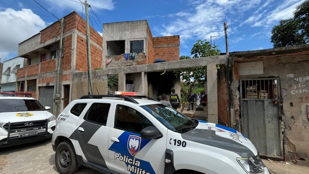 Aposentada de 80 anos morre após própria casa pegar fogo no ES