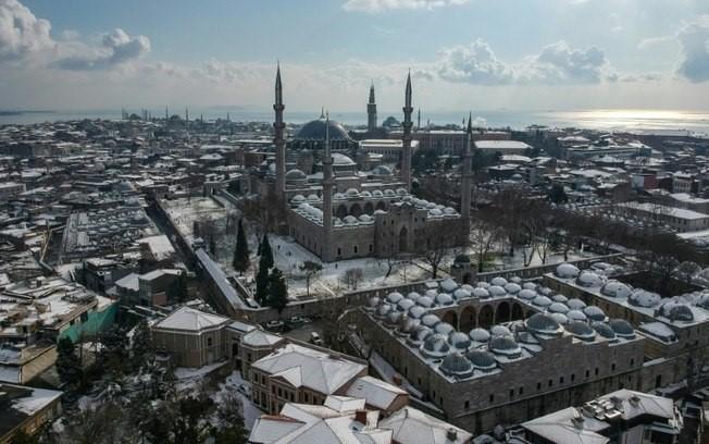 Álcool adulterado deixa mais de 30 mortos na Turquia