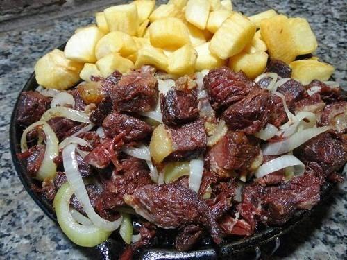 Carne vermelha em excesso pode aumentar risco de demência, diz estudo
