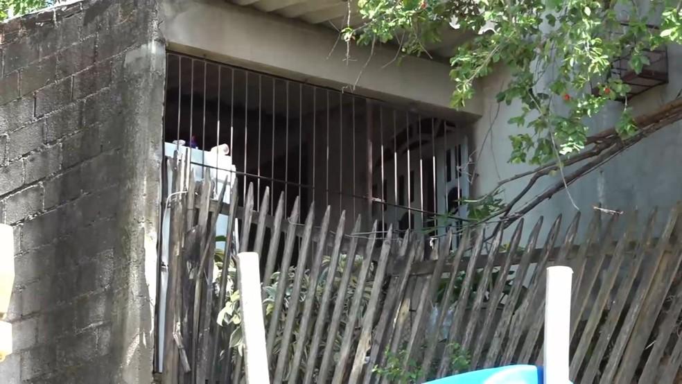 Irmãos são executados dentro de casa com mais de dez tiros no ES