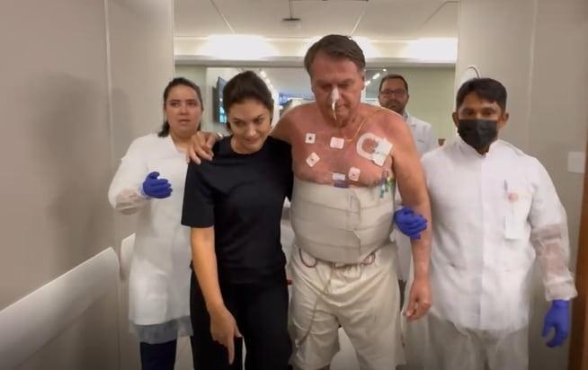 Bolsonaro caminha sem uso de andador, com apoio de Michelle e enfermeiro