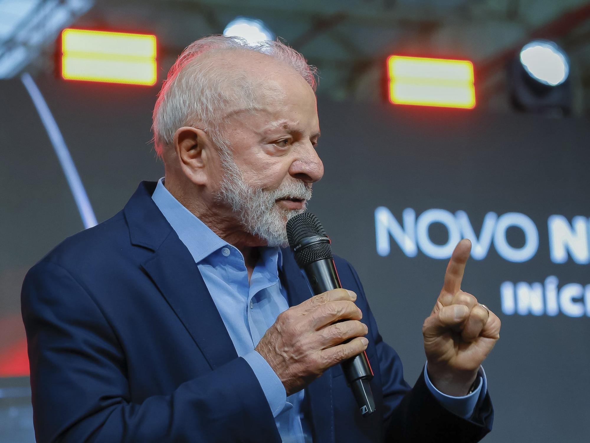 Brasil não pode ‘viver eternamente do Bolsa Família’, afirma Lula