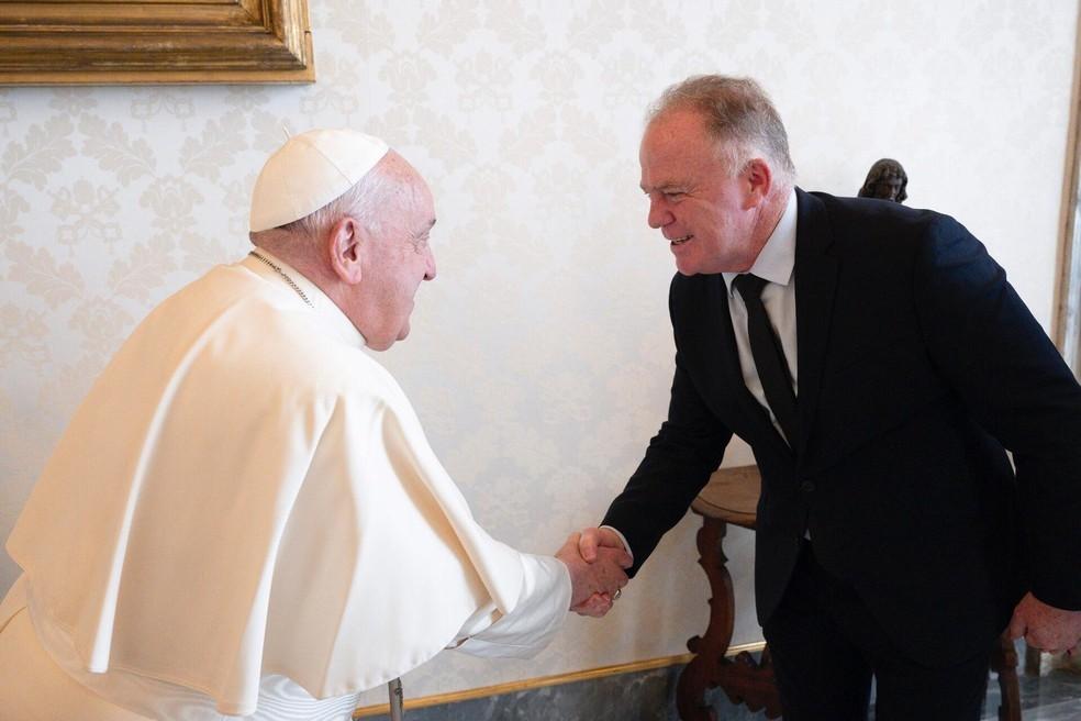Governador do ES, Renato Casagrande, lamenta morte do papa Francisco: ‘legado de simplicidade, compaixão e coragem’