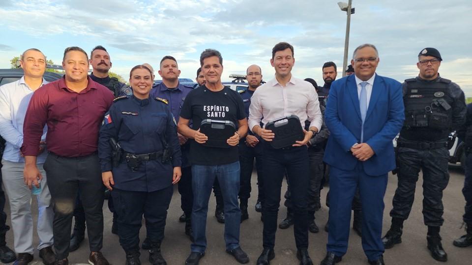 Governo do Espírito Santo entrega 300 pistolas para Guarda Municipal de Vila Velha