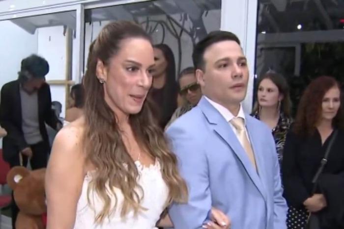Silvia Abravanel e Gustavo Moura se casam no civil