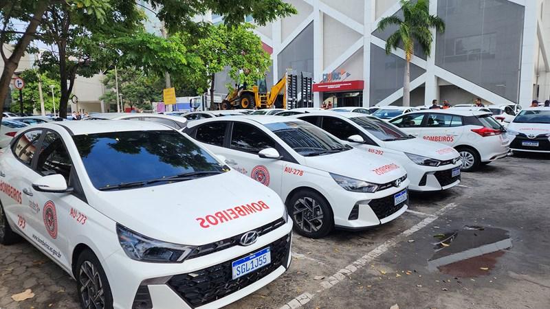 Corpo de Bombeiros e Polícia Científica do ES recebem novas viaturas