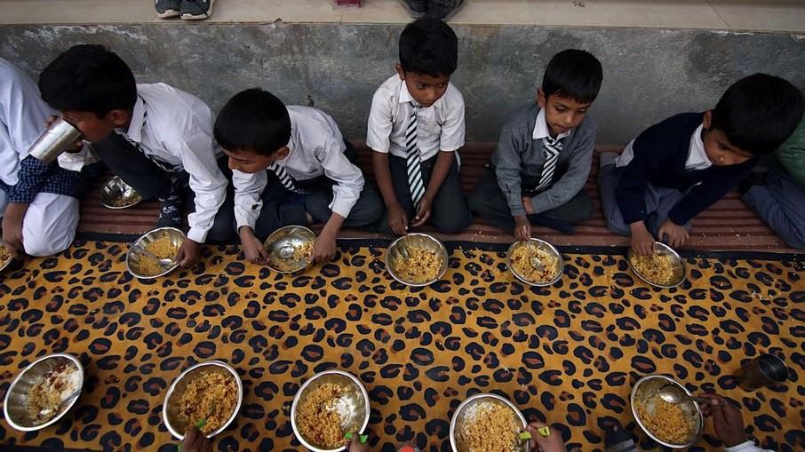 Cobra em merenda escolar adoece mais de 100 crianças