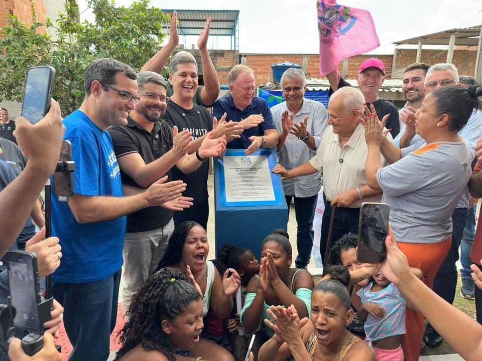 Casagrande inaugura reforma de quadra em Cachoeiro de Itapemirim, ES