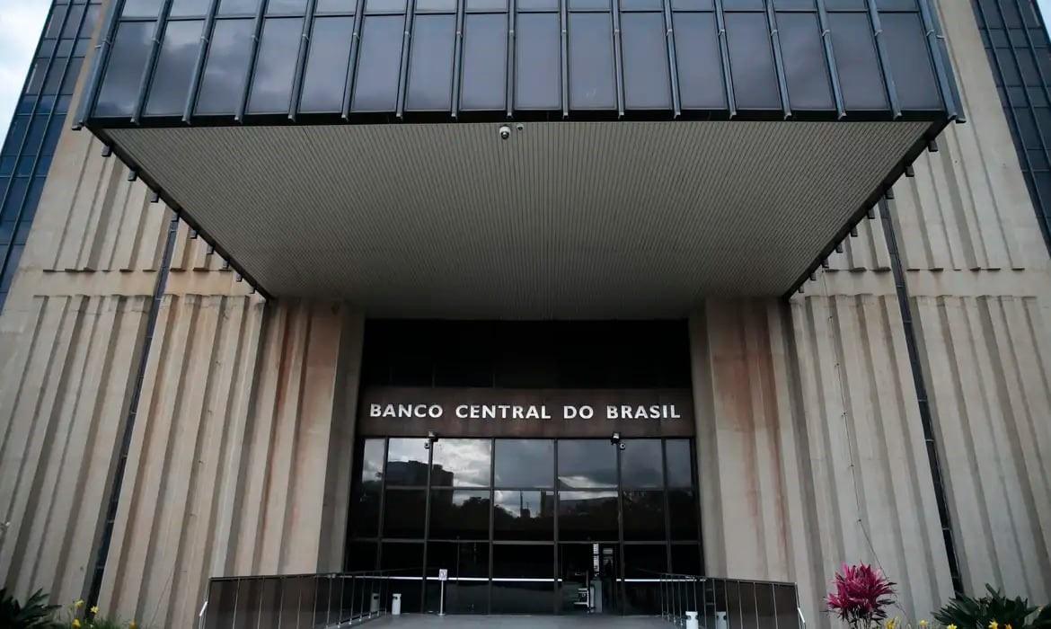 Banco Central sobe taxa de juros para 14,75% ao ano, maior valor desde 2006