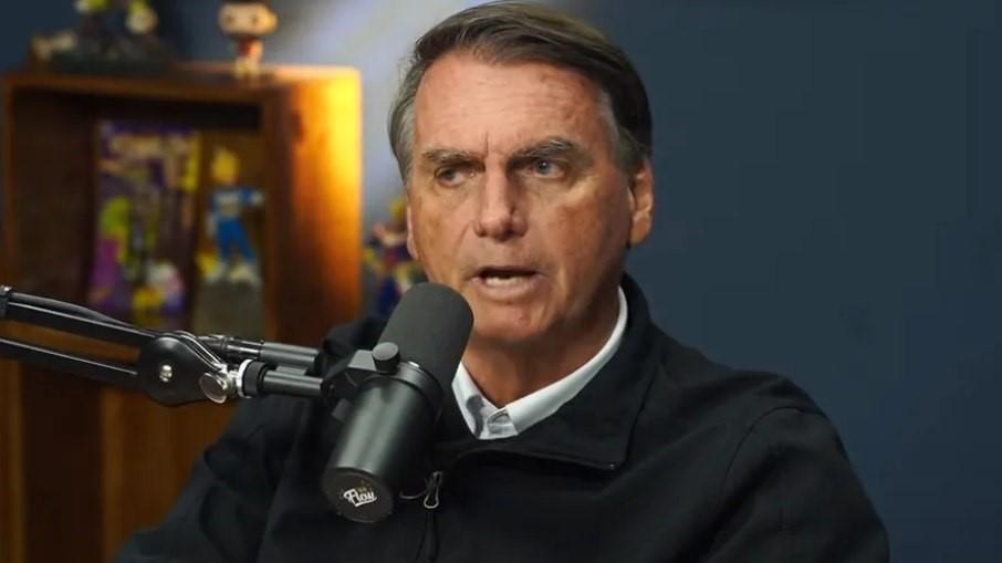 Indiciado, Bolsonaro diz que não vai sair do Brasil: “me prendam”