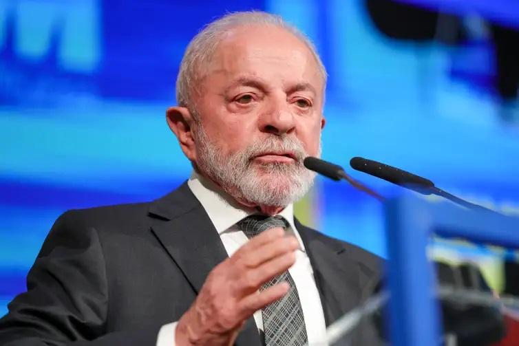 Lula anuncia crédito para reformas e acesso a médicos especialistas