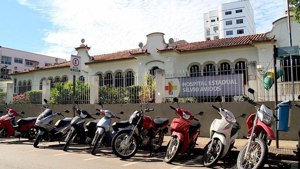 Técnica de Enfermagem de hospital é presa ao cobrar R$ 15 mil por tratamento alternativo a paciente, em Colatina, no ES
