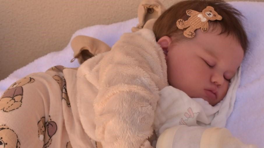 Posto de Saúde nega vacina a bebê reborn e mulher causa confusão