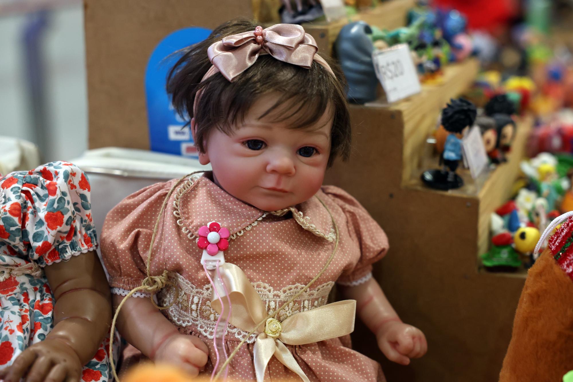 Bebês reborn mostram que estamos longe do fim de tabus e preconceitos quando o assunto é saúde mental