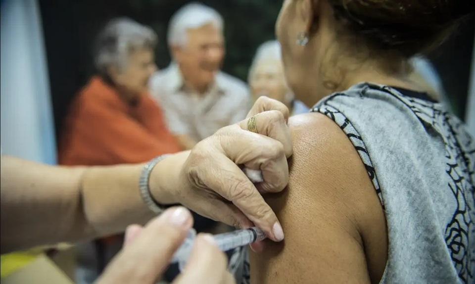Sesa alerta para a baixa procura da vacina contra gripe dos grupos com meta de cobertura no ES