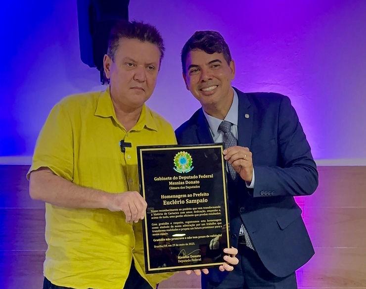 Deputado Messias Donato e Euclério Sampaio homenageiam líderes comunitários em evento em Cariacica no ES