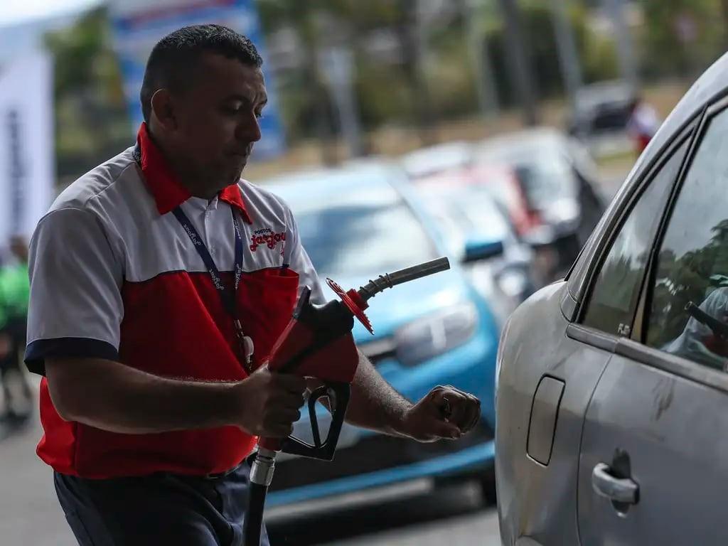 Petrobras reduz preços de gasolina para distribuidoras em 5,6% a partir desta terça-feira (3)