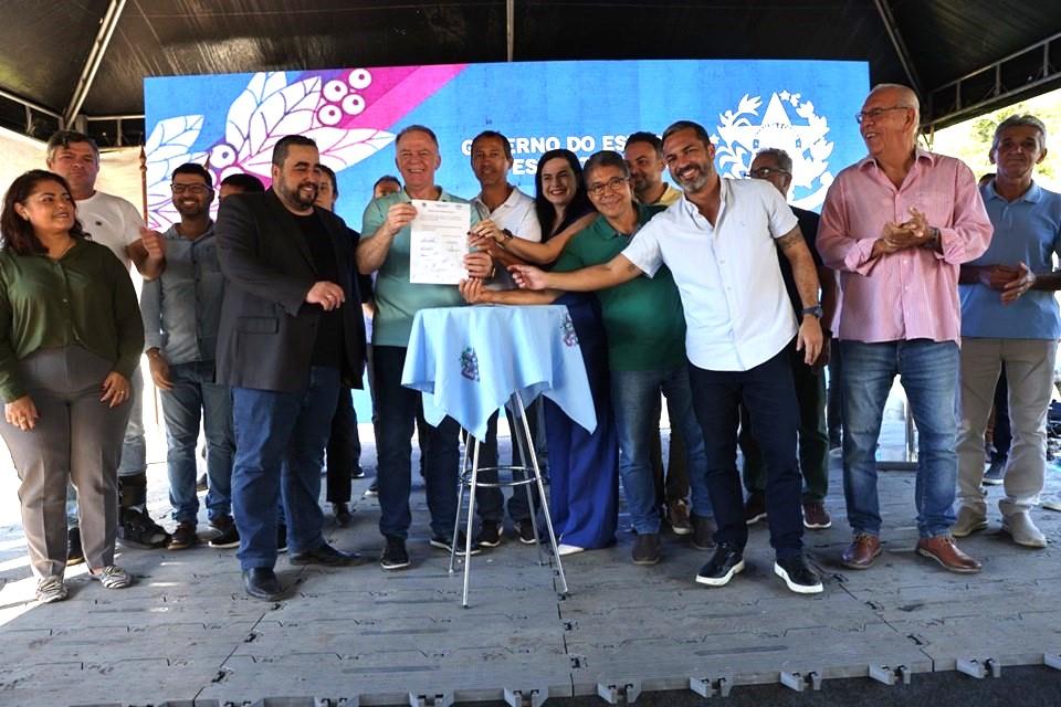 Casagrande autoriza início das obras de pavimentação de rodovia e serviço de teleconsultas em saúde mental Guarapari, no ES