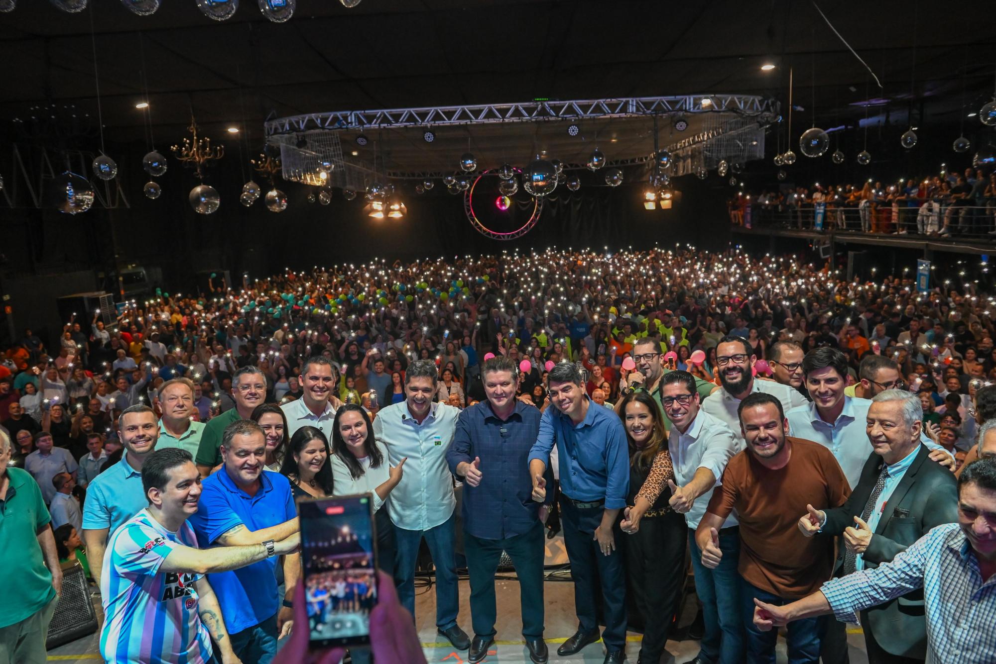 Prefeito de Cariacica faz megaevento para consolidar apoio a Ricardo Ferraço em 2026