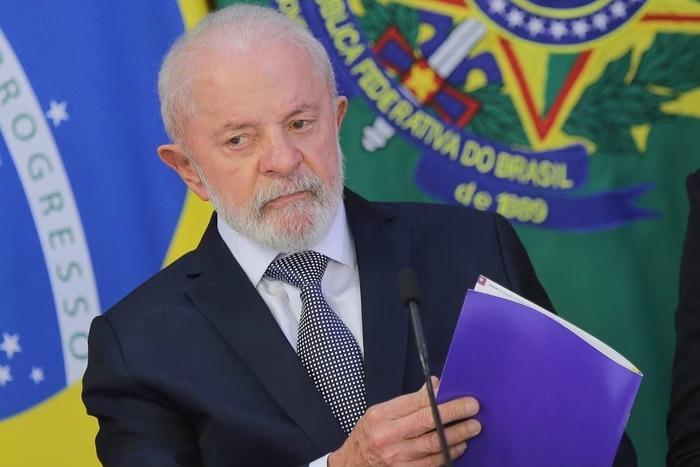 Avaliação negativa do governo Lula chega a 43% e bate recorde, aponta IPEC