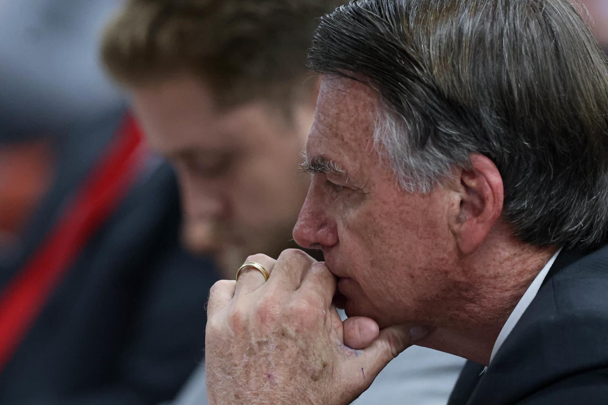 Bolsonaro defende anulação da delação após vazamento de supostas mensagens de Cid