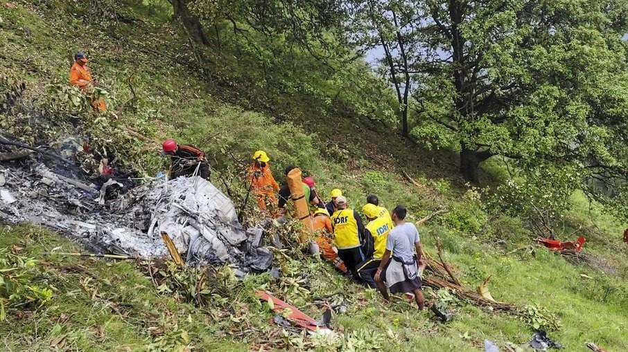 Queda de helicóptero na manhã deste domingo (15) mata sete pessoas; não houve sobreviventes